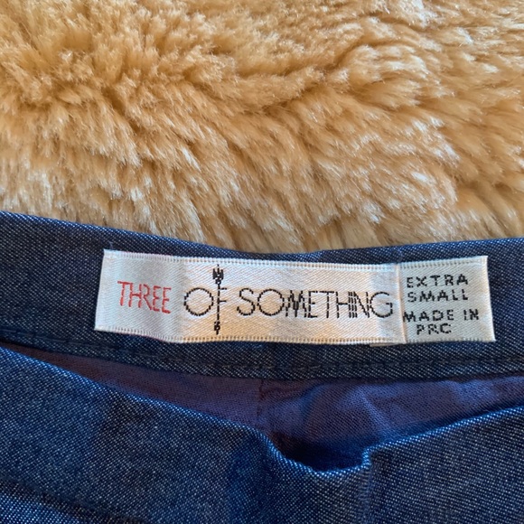 Three of Something Spectrum Short - Picture 5 of 6